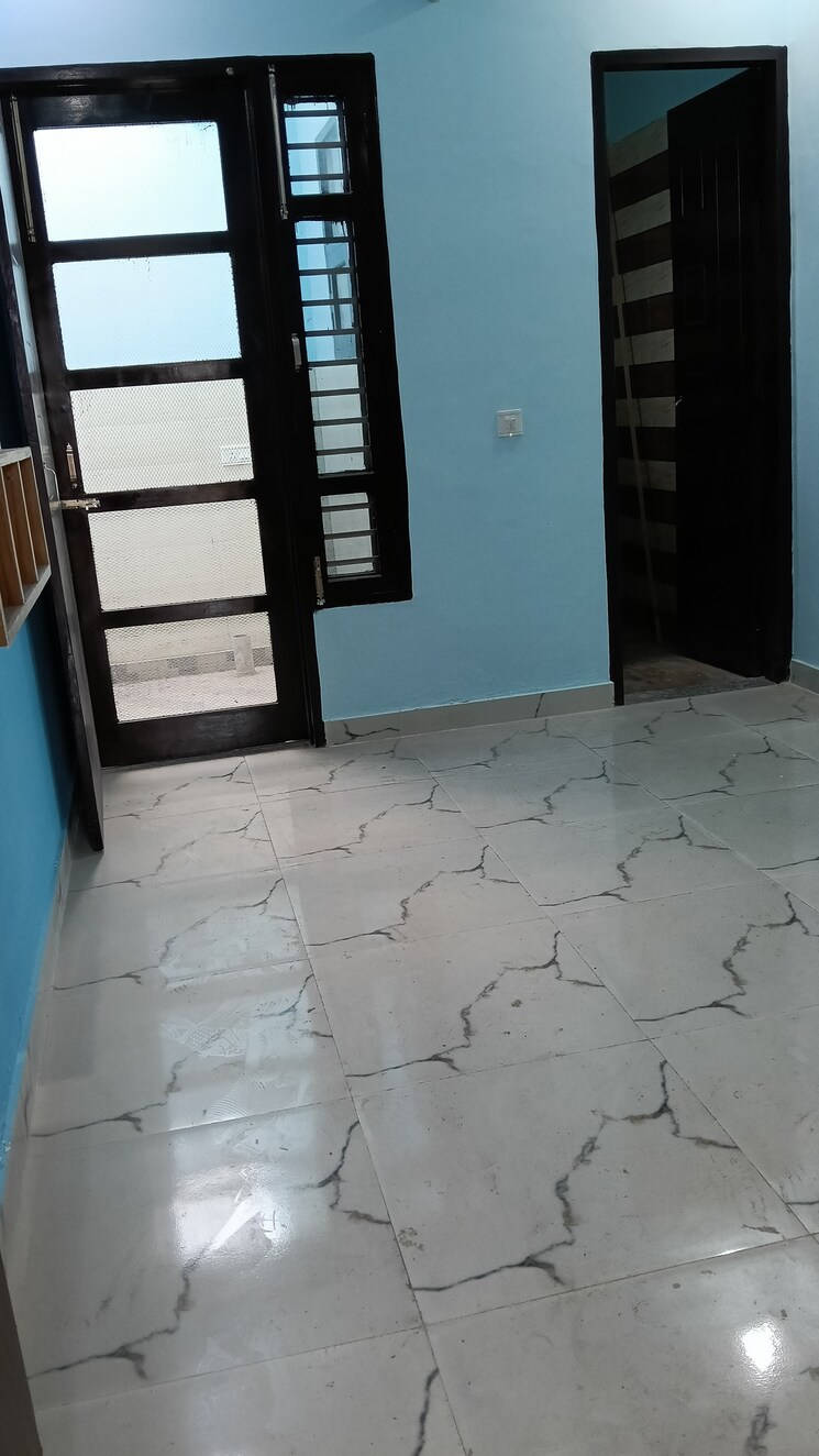 Room, ambala highway 2 Bedroom 100 Sq.Yd. Independent House In Ambala Highway Zirakpur 8133156