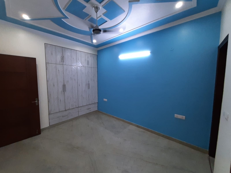 2 BHK + Extra Room Apartment For Sale in Arun Vihar Sector 37