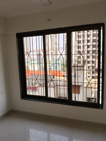 Room in 1 BHK Apartment at Kripa Bliss, Vikhroli East – for Rent