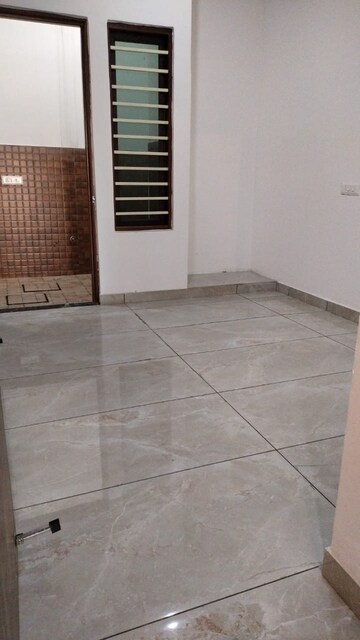 Room in 2.5 BHK Builder Floor at Ganga Nagar – for Sale
