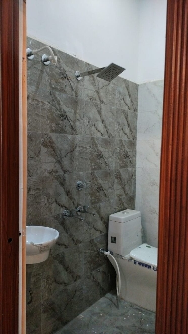 Bathroom, ganga nagar 2.5 Bedroom 1400 Sq.Ft. Builder Floor In Ganga Nagar Meerut 8132997