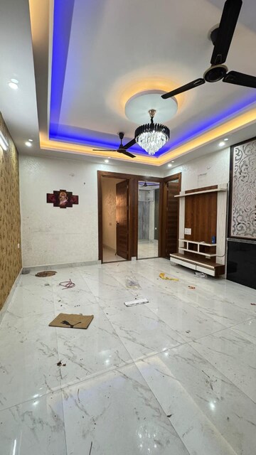 Room in 3 BHK Builder Floor at Vasundhara Sector 1 – for Rent
