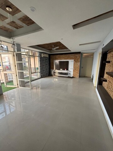 1 BHK Apartment For Sale in Sindh Chambers, Colaba