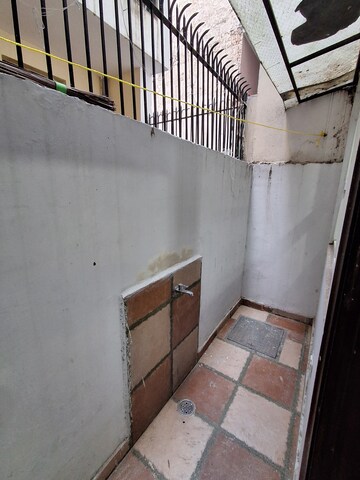Balcony in 1 RK Builder Floor at Sector 46 – for Rent
