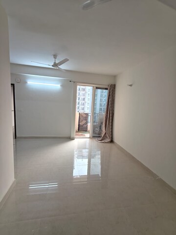 Room in 2 BHK Apartment at Signature Global Proxima, Sector 89 – for Rent