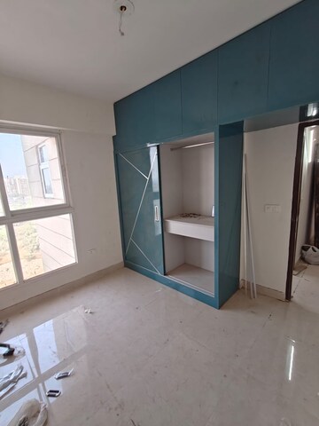 Room in 2 BHK Apartment at Signature Global Proxima, Sector 89 – for Rent