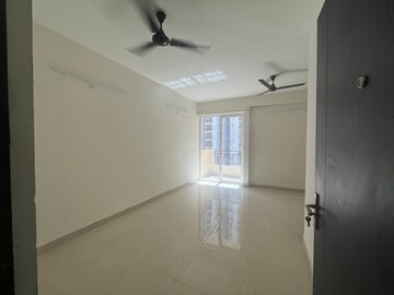 Room in 2 BHK Apartment at Signature Global Proxima, Sector 89 – for Rent