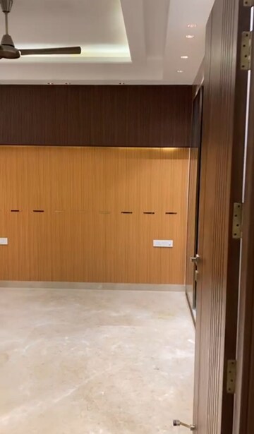 Room in 4 BHK Builder Floor at Ansal Sushant Lok I, Sector 43 – for Sale