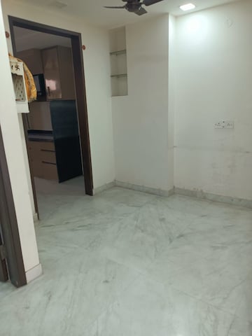 2 BHK Builder Floor For Rent in Preet Vihar Delhi  8133077