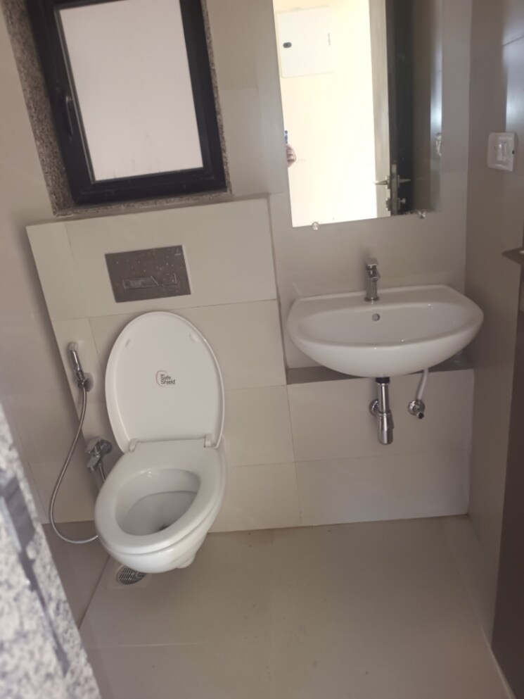Bathroom, kanakia-spaces-zen-world 2 Bedroom 732 Sq.Ft. Apartment In Kanjurmarg East Mumbai 8133242