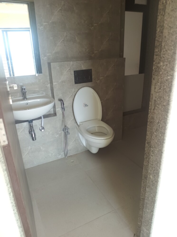 Bathroom, kanakia-spaces-zen-world 2 Bedroom 732 Sq.Ft. Apartment In Kanjurmarg East Mumbai 8133242