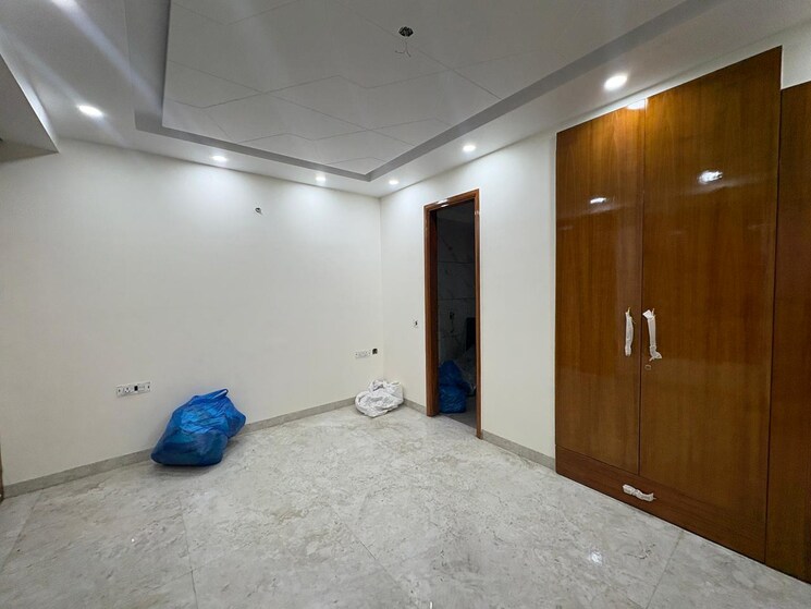 Room, mansarover garden 3 Bedroom 200 Sq.Yd. Builder Floor In Mansarover Garden Delhi 8133212