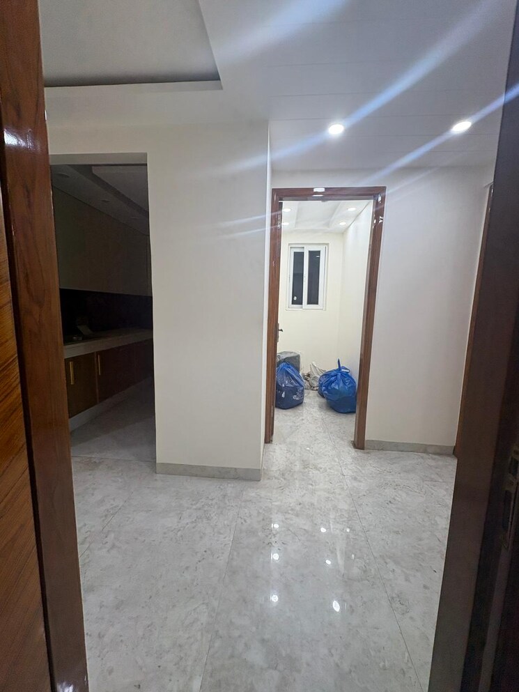 Room, mansarover garden 3 Bedroom 200 Sq.Yd. Builder Floor In Mansarover Garden Delhi 8133212