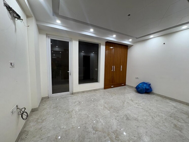Room, mansarover garden 3 Bedroom 200 Sq.Yd. Builder Floor In Mansarover Garden Delhi 8133212