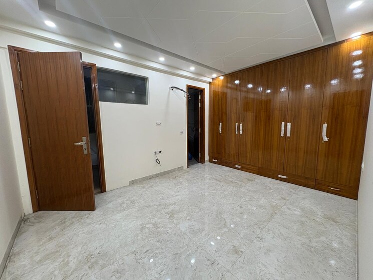 Room, mansarover garden 3 Bedroom 200 Sq.Yd. Builder Floor In Mansarover Garden Delhi 8133212