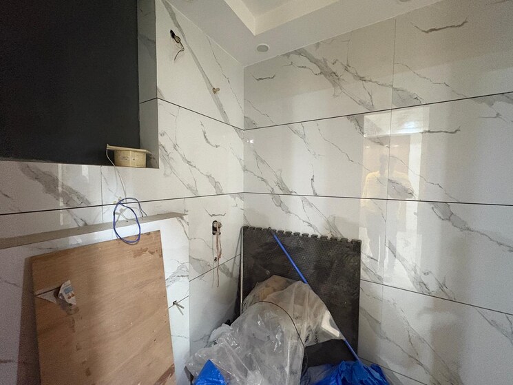 Bathroom, mansarover garden 3 Bedroom 200 Sq.Yd. Builder Floor In Mansarover Garden Delhi 8133212