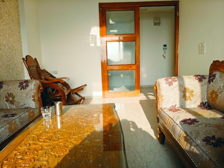 Living Room, varun-enclave 3 Bedroom 1650 Sq.Ft. Apartment In Sector 28 Noida 8133234