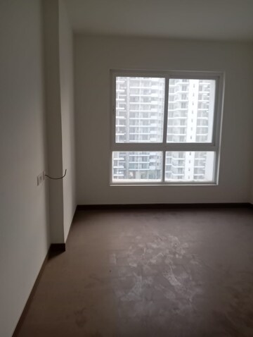 Room in 3 BHK Apartment at Mapsko Mount Ville, Sector 79 – for Rent