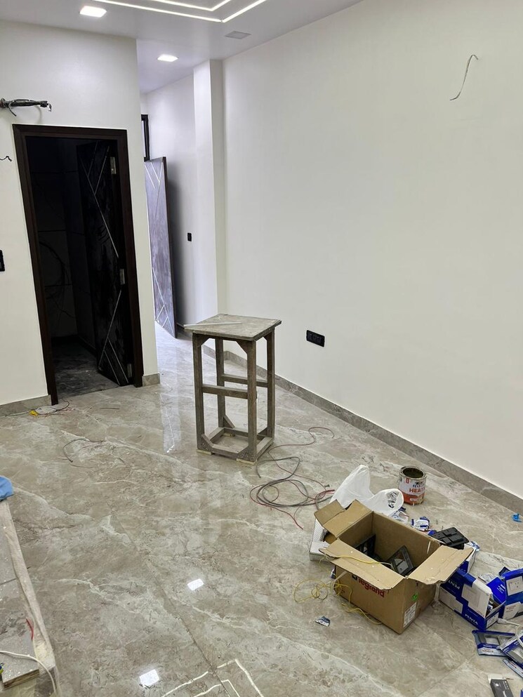 undefined, mansarover garden 3 Bedroom 150 Sq.Yd. Builder Floor In Mansarover Garden Delhi 8133258