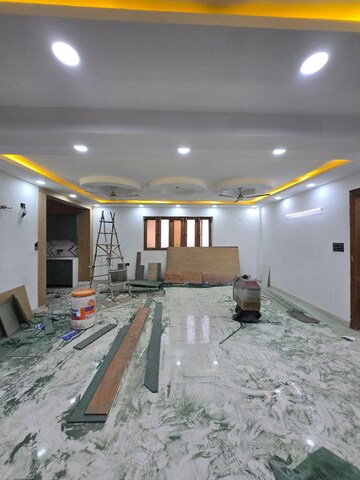 Kitchen in 3 BHK Builder Floor at Srishti Greenfield Homes, Green Fields Colony – for Sale