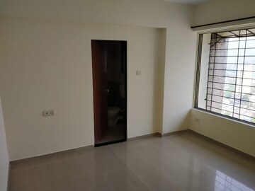 Room in 1 BHK Apartment at HDIL Dreams, Bhandup West – for Rent