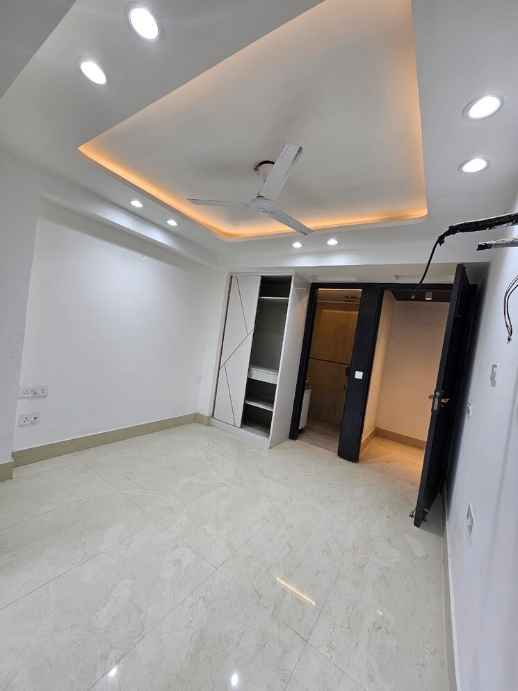 Room, mandi 3 Bedroom 135 Sq.Yd. Builder Floor In Mandi Delhi 8133358