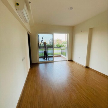 Room in 3 BHK Apartment at Godrej Meridien, Mohammad Heri Village – for Rent