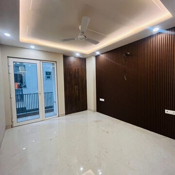 Room in 4 BHK Builder Floor at Ansal API Esencia, Sector 67 – for Sale