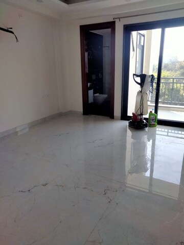 Room in 3 BHK Builder Floor at Housing Board Colony Sector 51, Sector 51 – for Rent