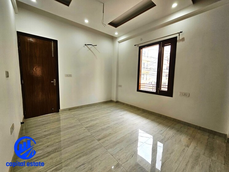 Room, peer mucchalla 3 Bedroom 1500 Sq.Ft. Apartment In Peer Mucchalla Zirakpur 8133467