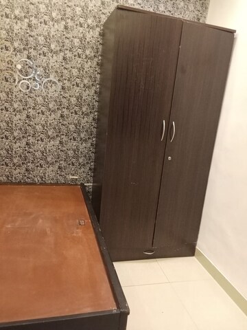 Bedroom in 1 BHK Apartment at Bandra West – for Rent