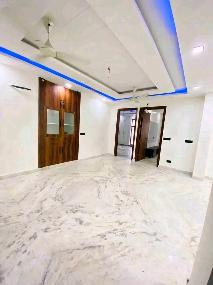 Room, sector 56 4 Bedroom 305 Sq.Yd. Builder Floor In Sector 56 Gurgaon 8133528