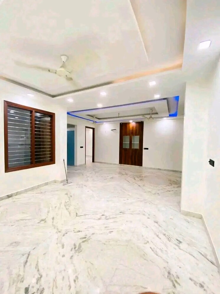 Room, sector 56 4 Bedroom 305 Sq.Yd. Builder Floor In Sector 56 Gurgaon 8133528