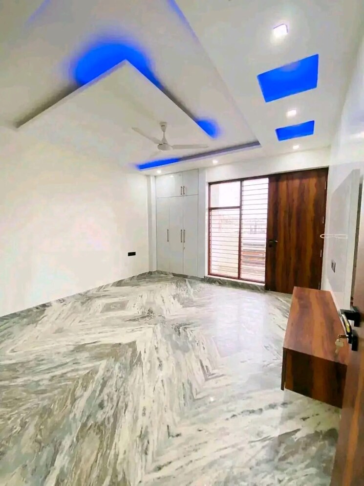 Bedroom, sector 56 4 Bedroom 305 Sq.Yd. Builder Floor In Sector 56 Gurgaon 8133528