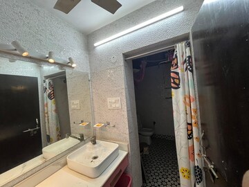 Building Lobby in 3 BHK Builder Floor at Sector 82 – for Rent