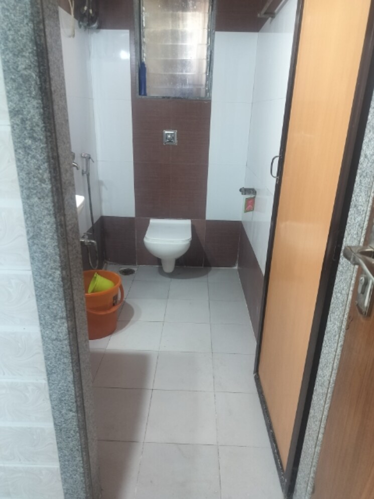 Bathroom, shivam-chs-chandivali 3 Bedroom 1400 Sq.Ft. Apartment In Chandivali Mumbai 8133610