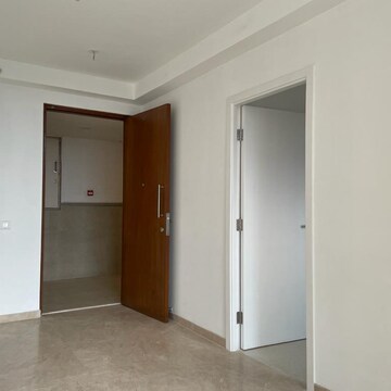 Room in 1 BHK Apartment at Hiranandani Estate Solitaire C, Hiranandani Estate – for Rent