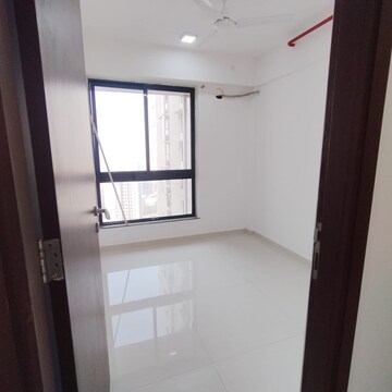 Room in 2 BHK Apartment at Sunteck City Avenue 2, Mahatma Jyotibha Phule Nagar – for Rent