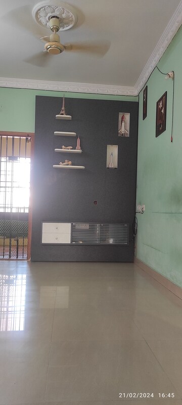 Room in 2 BHK Apartment at Madipakkam – for Rent