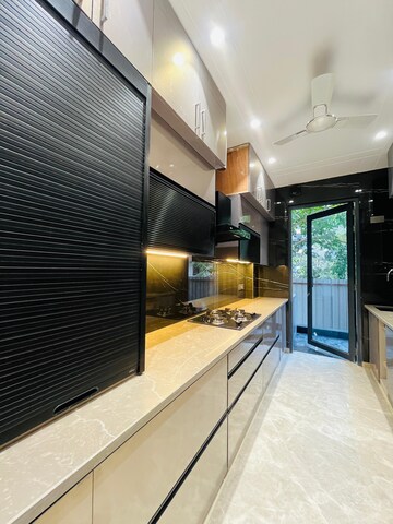 Kitchen in 3 BHK Builder Floor at Kohli One Malibu Town, Sector 47 – for Sale