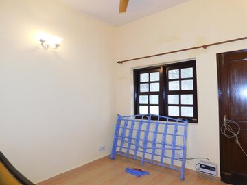 Room in 2 BHK Builder Floor at Safdarjung Development Area – for Rent