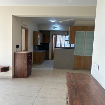 Room in 3 BHK Apartment at Bapu Nagar – for Rent