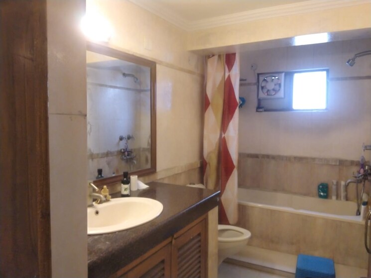 Bathroom, vasant kunj 3 Bedroom 1200 Sq.Ft. Apartment In Vasant Kunj Delhi 8133645