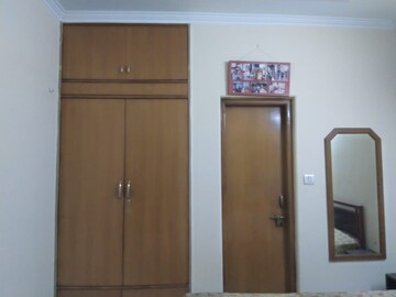 Furnished Amenities in 3 BHK Apartment at Vasant Kunj – for Sale