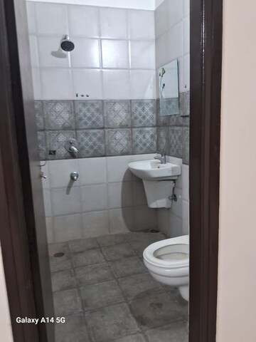 Bathroom in 3 BHK Builder Floor at Motiaz Royal Citi, Ambala Highway – for Rent