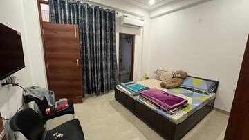 Bedroom in 1 BHK Apartment at Dilshad Garden – for Rent