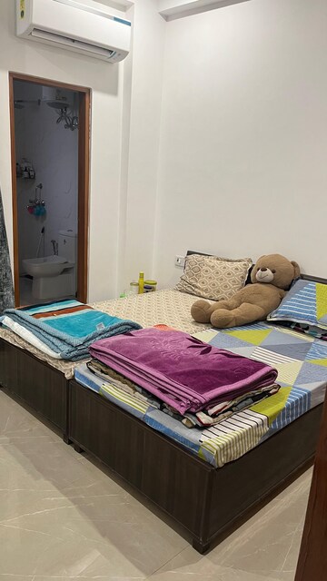 Bedroom in 1 BHK Apartment at Dilshad Garden – for Rent