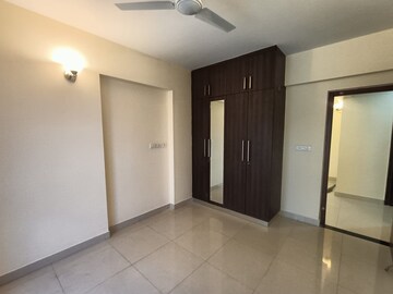 Room in 3 BHK Apartment at Plama Heights, Hennur – for Rent