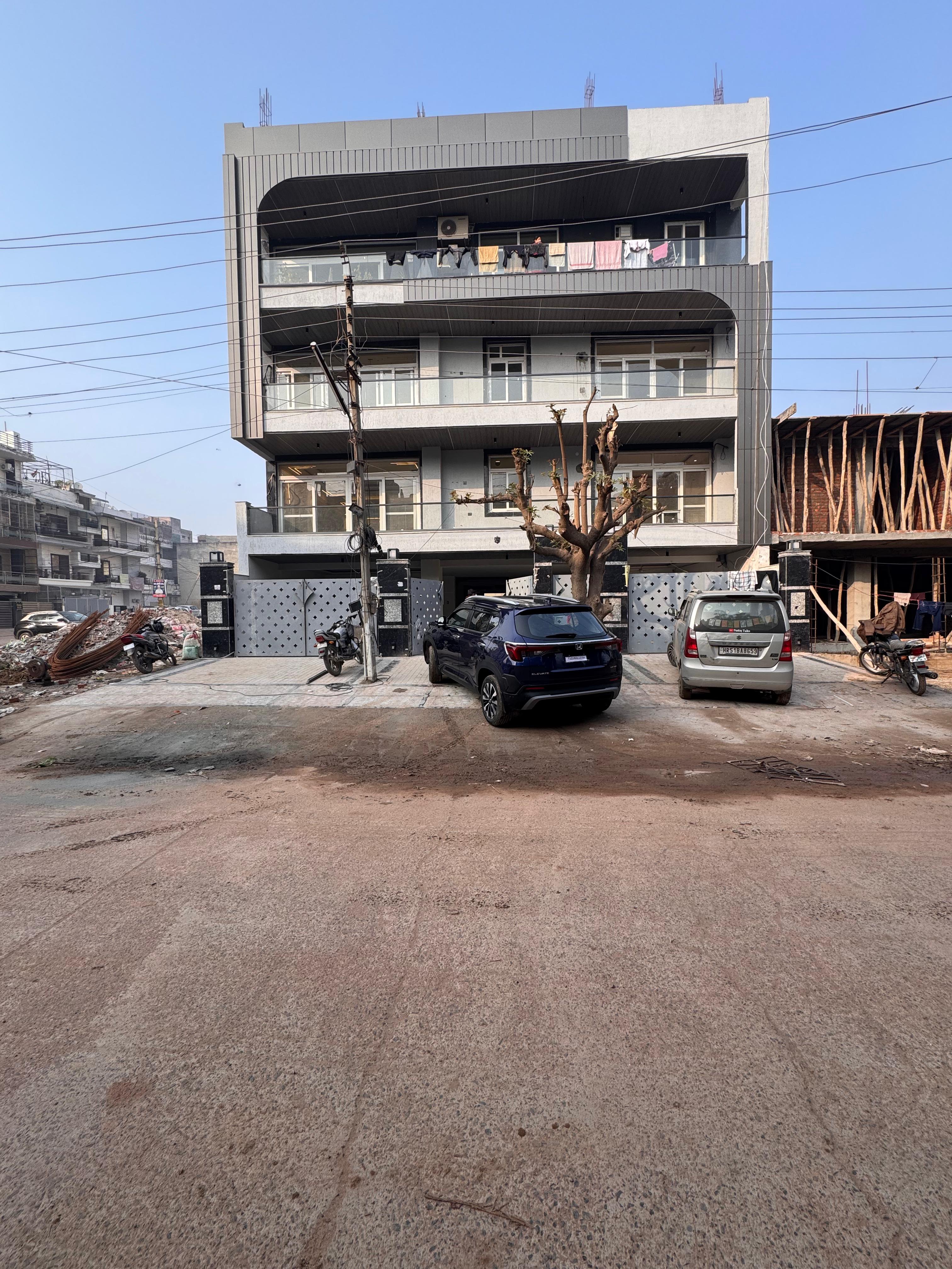 4 BHK + Servant Room Builder Floor For Sale in Srishti Greenfield Homes