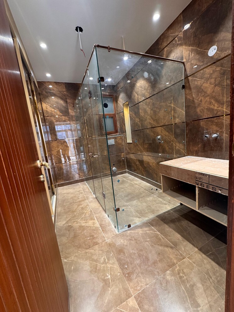 Kitchen, srishti-greenfield-homes 4 Bedroom 3100 Sq.Ft. Builder Floor In Green Fields Colony Faridabad 8133730